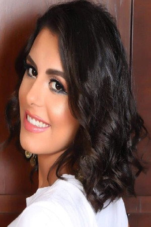 Hagar Elsharnouby as زوجة يونس in Cloning