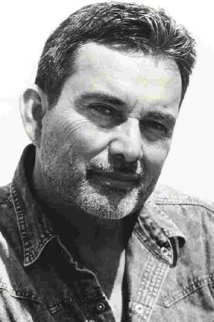 Peter Gonzales Falcon as Orlando in Dis