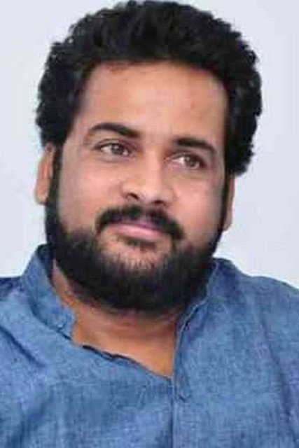 Sivaji Sontineni as Kamesh in Sandade Sandadi