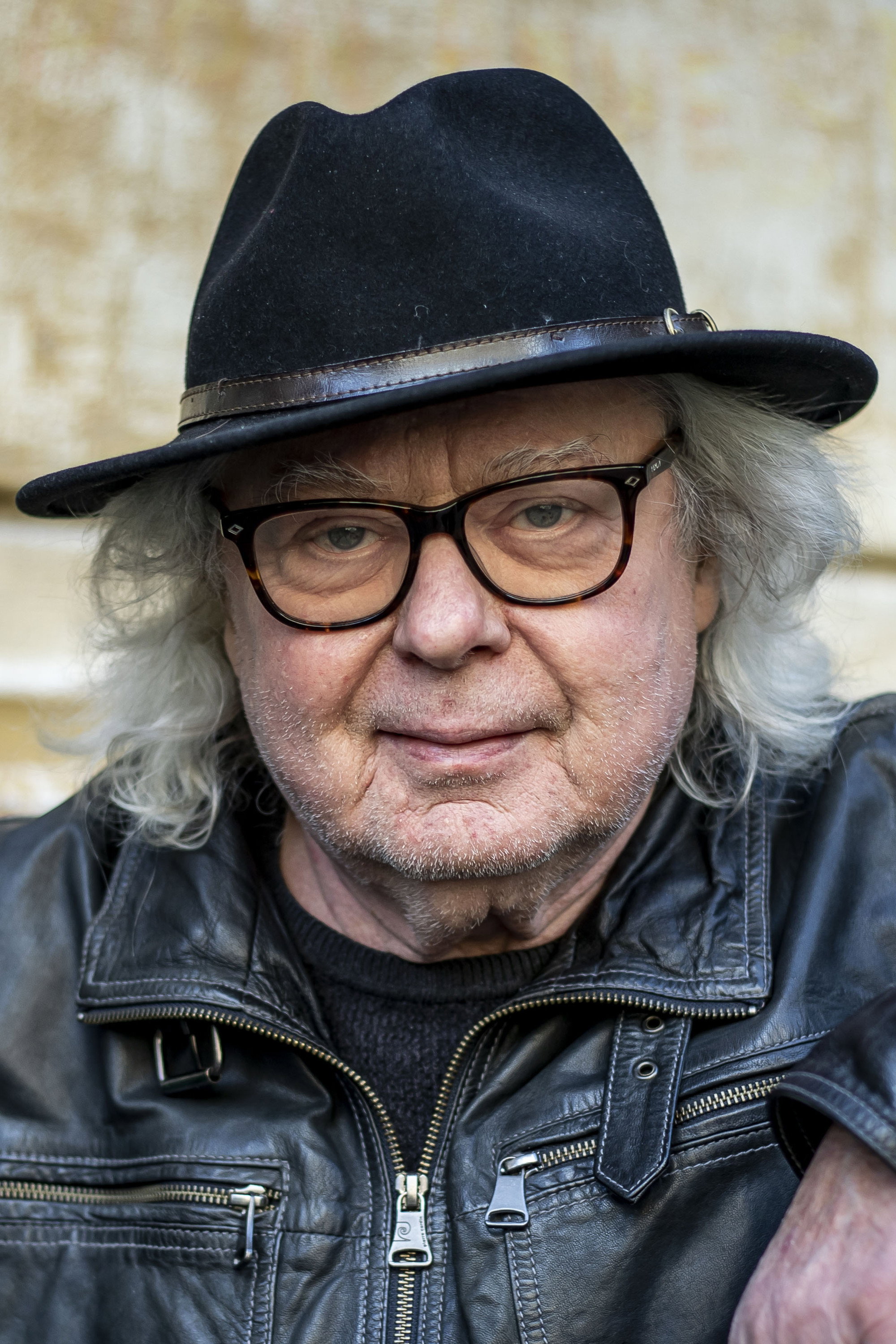 Vladimír Mišík as Self in Kuře v hodinkách 50
