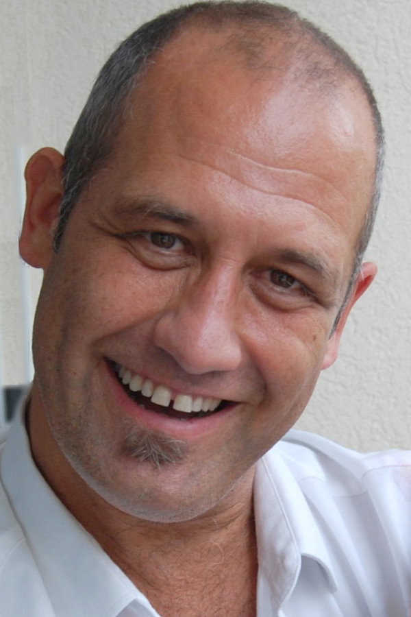 Bruno Gomila as Philippe, le beau-père de Diane in Up for Love