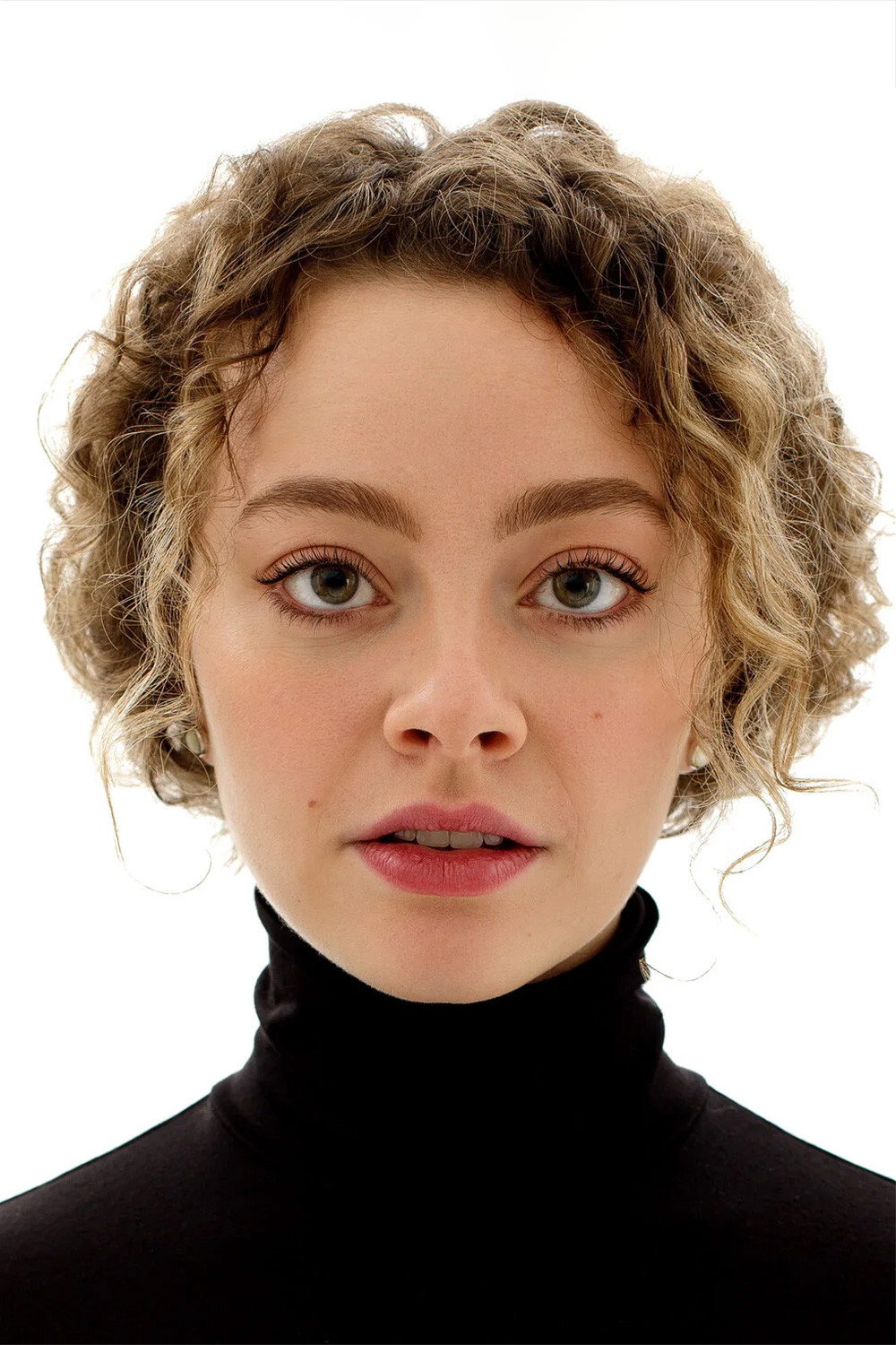 Katerina Bekker as Даша in The Gig