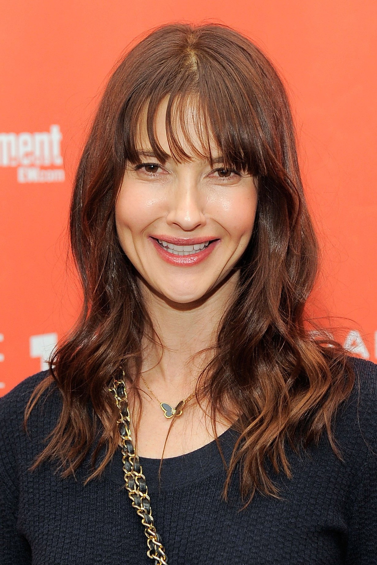 Alexia Landeau as Ella in On the Verge