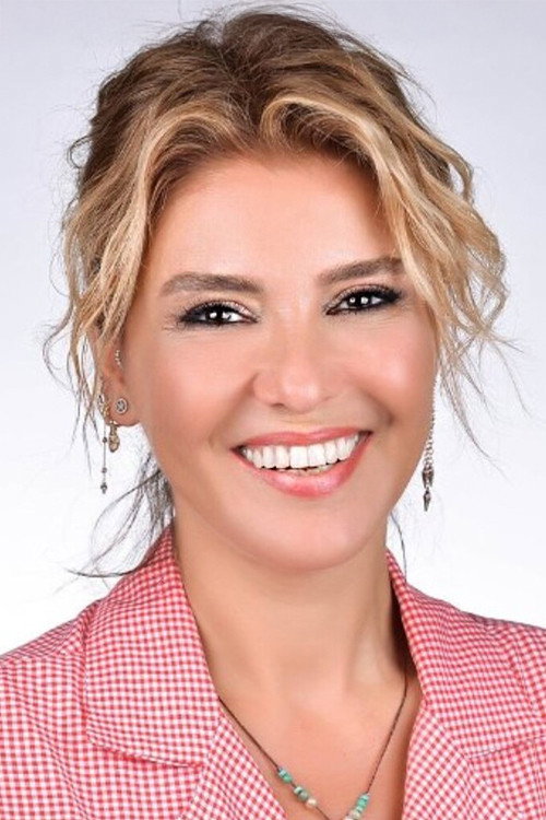 Gülben Ergen as Melek Özbal in Dadı
