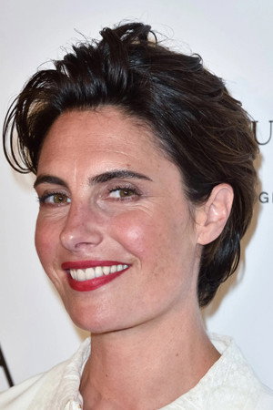 Alessandra Sublet as Self - Host in Fais-moi une place