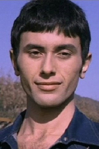David Rocha as Tomás in The Traveller