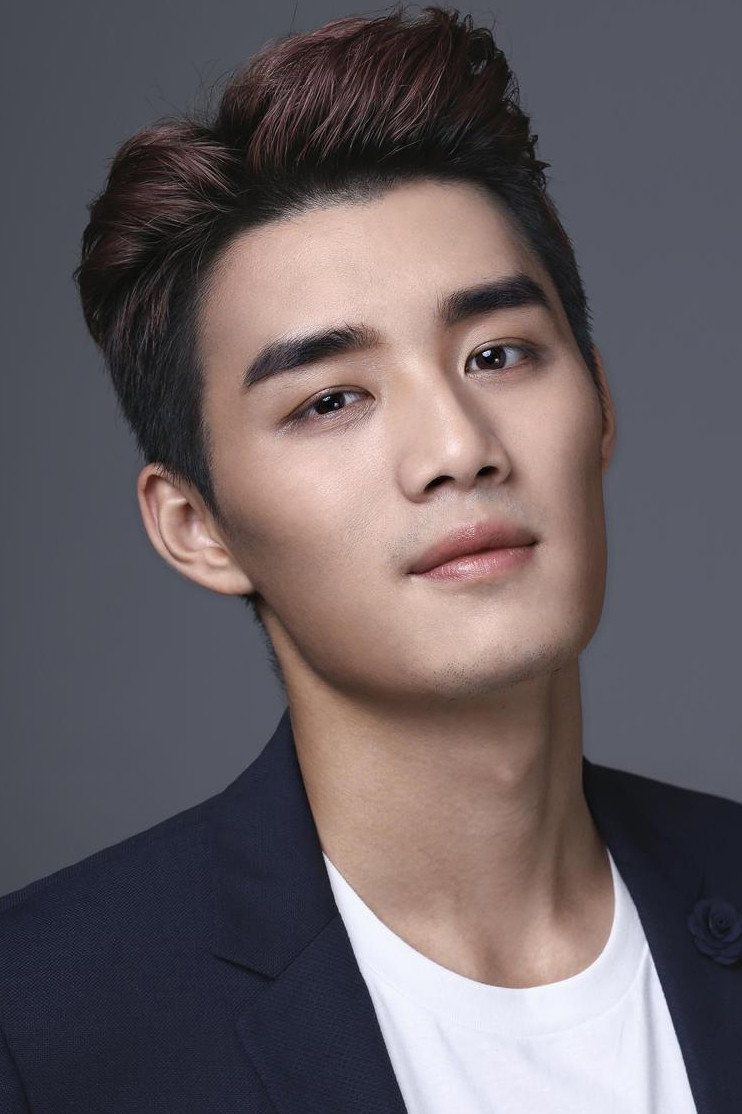 Zhang Jiading as Gao Di in Deepwater Forces
