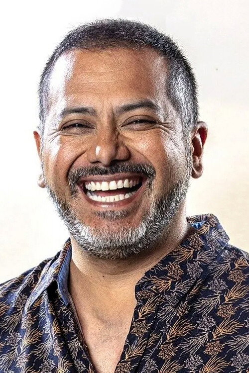 Pedro Ruminot as Self - Host in Socios de la parrilla