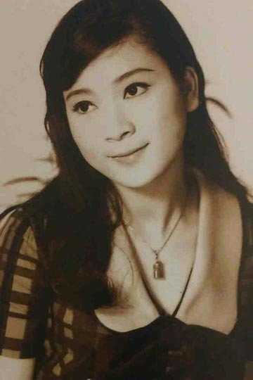 Connie Chan Po-Chu as Lu Fangfei in The White-Bone Sword (Part 1)
