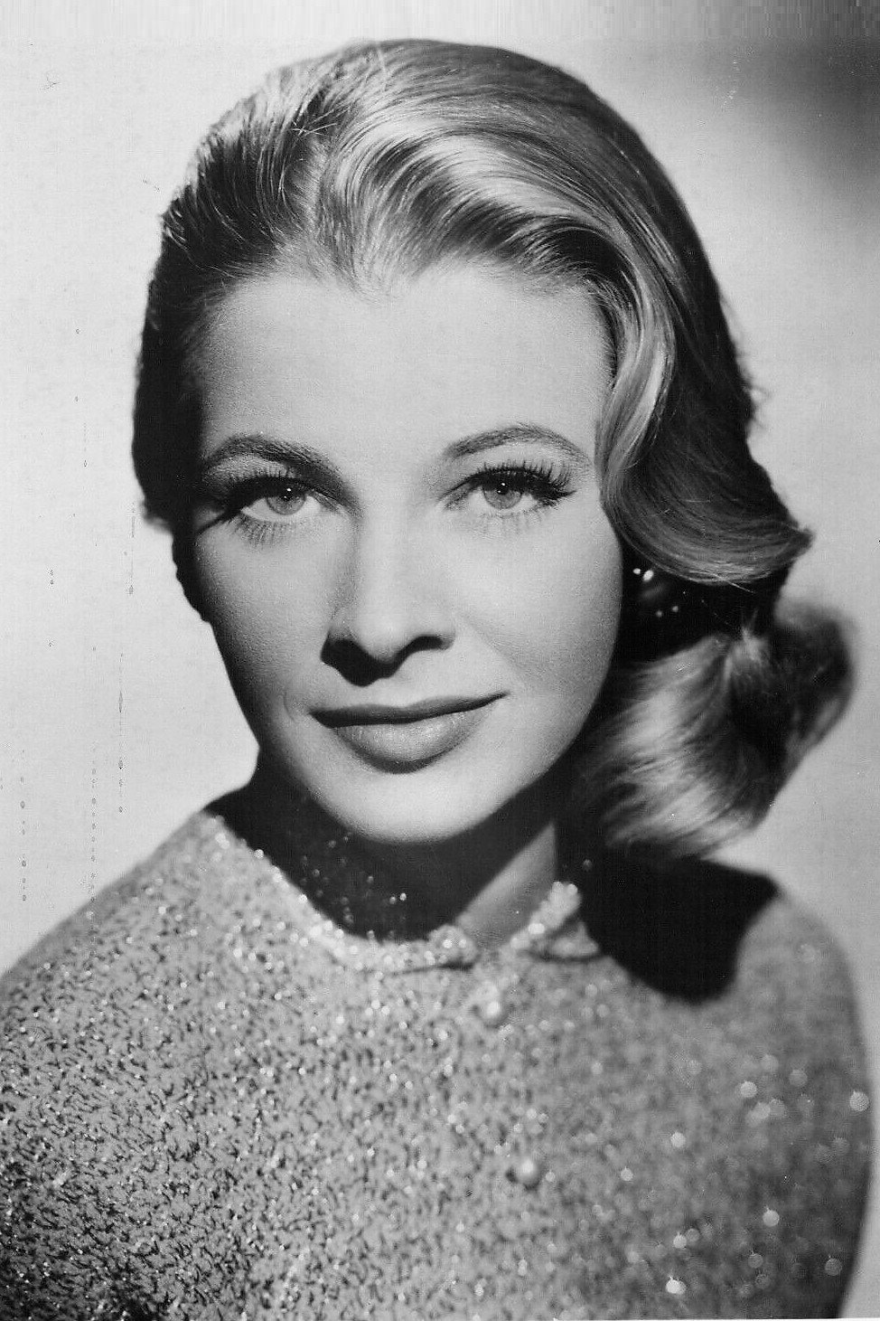 Dolores Michaels as Athena in Five Gates to Hell