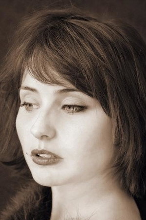 Patricia Mollet-Mercier as Pin up in Cas ID
