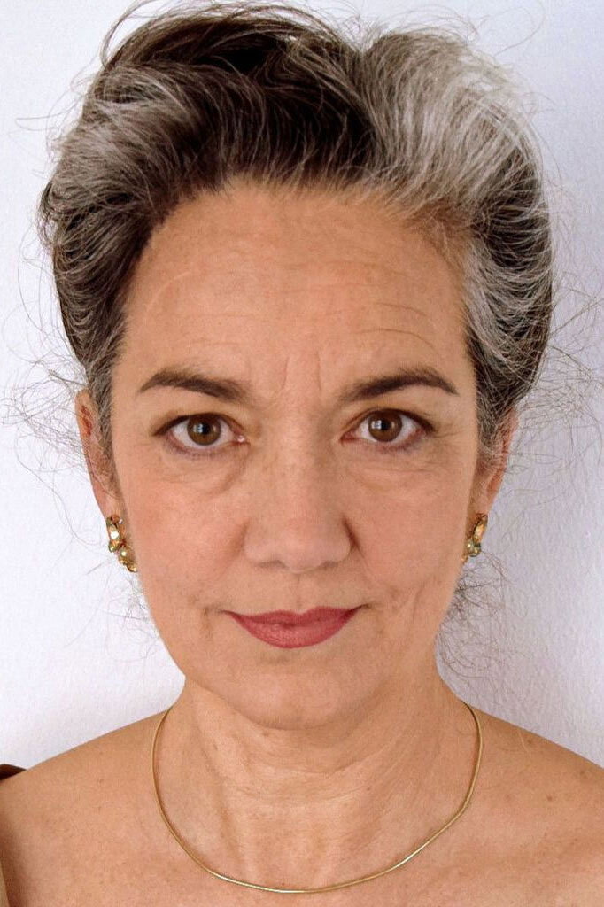 Irina Wanka as Claudia Merian in Familie Merian