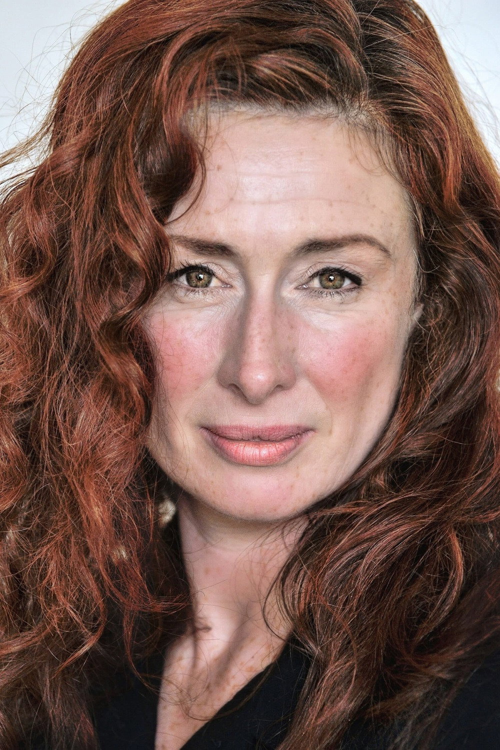 Caitríona Ní Mhurchú as Janine in Scúp