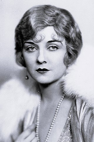 Alice Terry as Elsie Tillinger in Turn to the Right