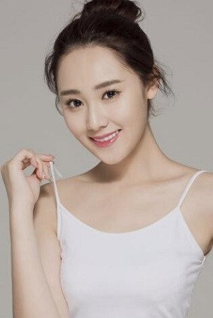 Zixi Rong as Xin Ruyin in The Immortal Ascension