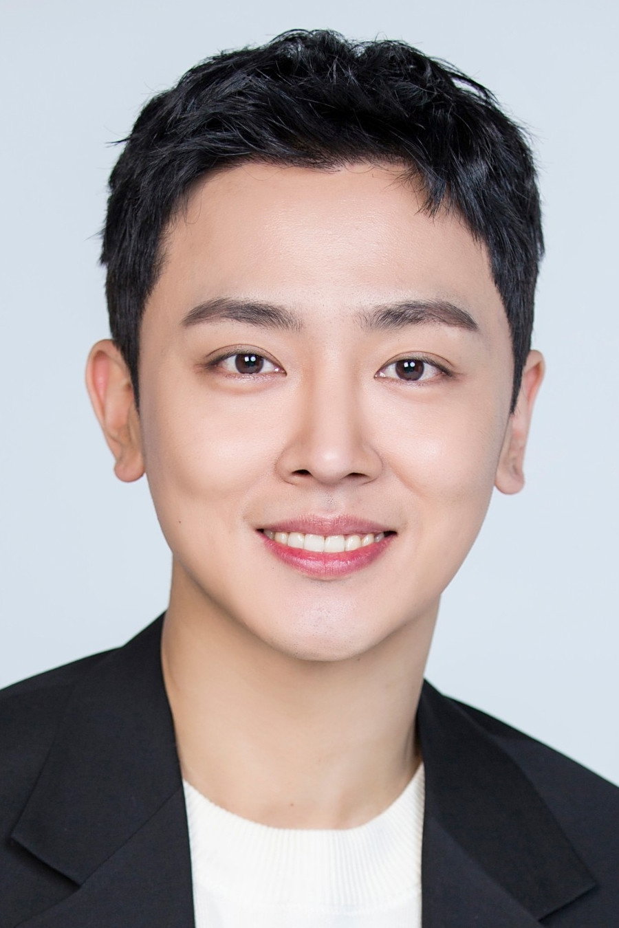 장재호 as Kim Min-seok in Our Movie