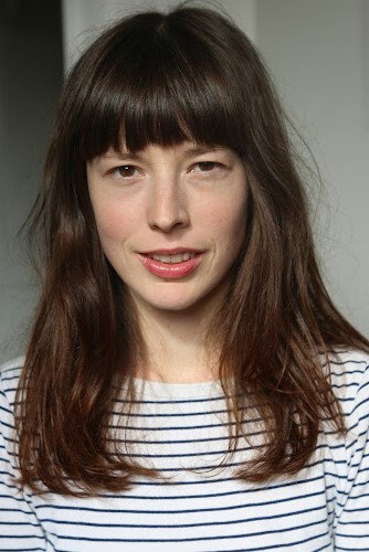 Flore Babled as Julie in Vacances