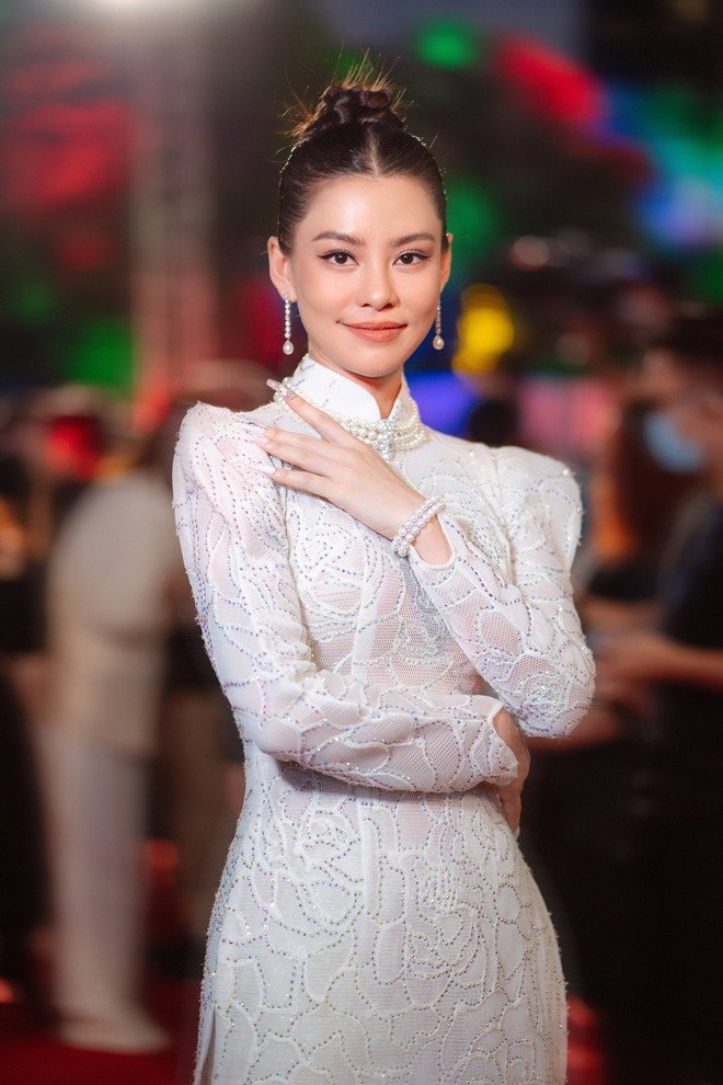 Bùi Lan Hương as Self in Chị Đẹp Đạp Gió Rẽ Sóng
