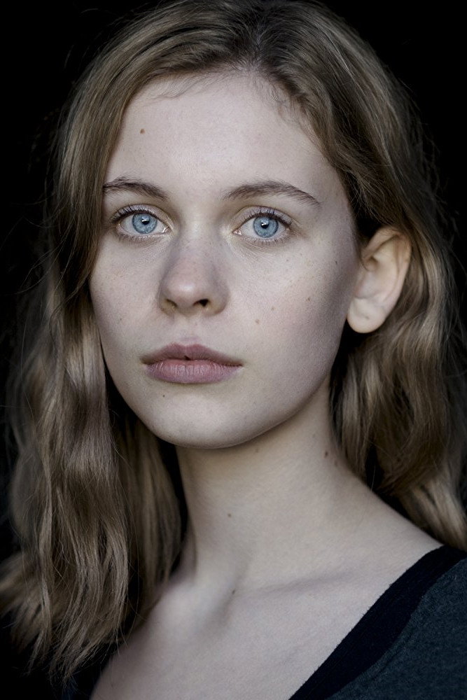 Sorcha Groundsell as June in The Innocents