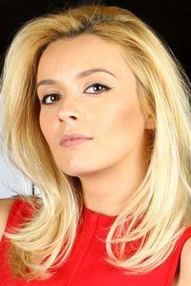 Diana Dumitrescu as Polixenia Lăptaru in Aniela