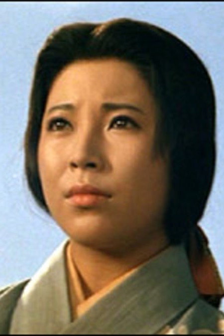 入江若葉 as Madame Hiroko in The Island Closest to Heaven
