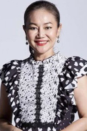 Nong Pornsuda Tainaokhong as Soy in Daughter In War