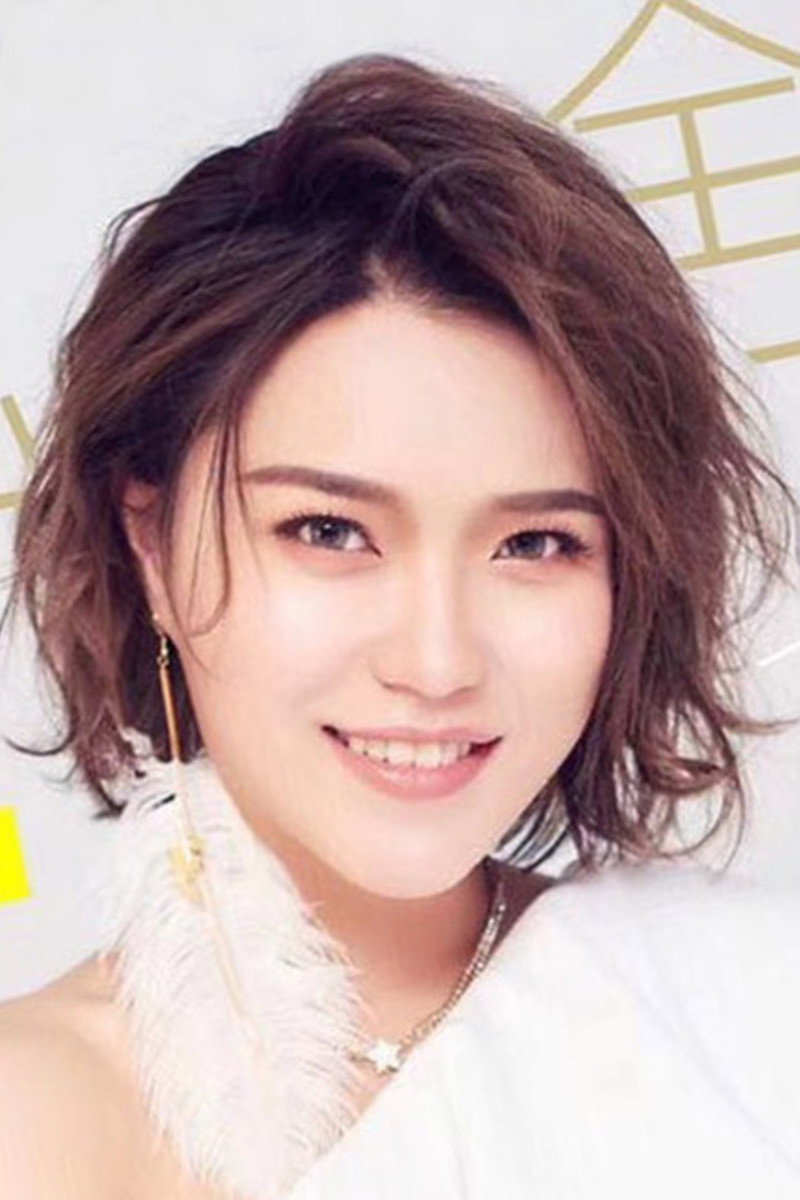 Zhuang Xinyan as Zhuang Xinyan in The Starry Night
