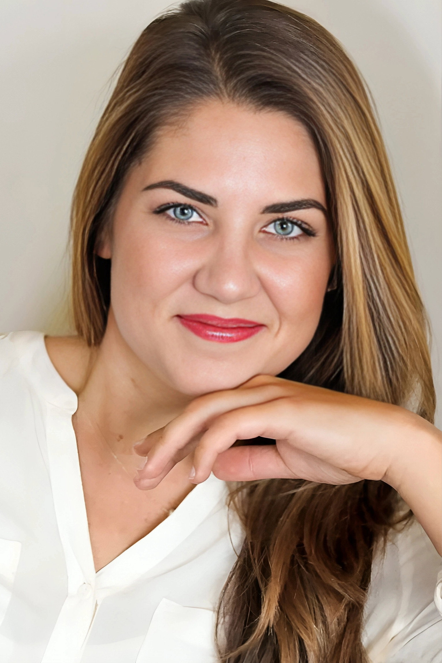 Sarah Schaub as Liza in See You in My Dreams