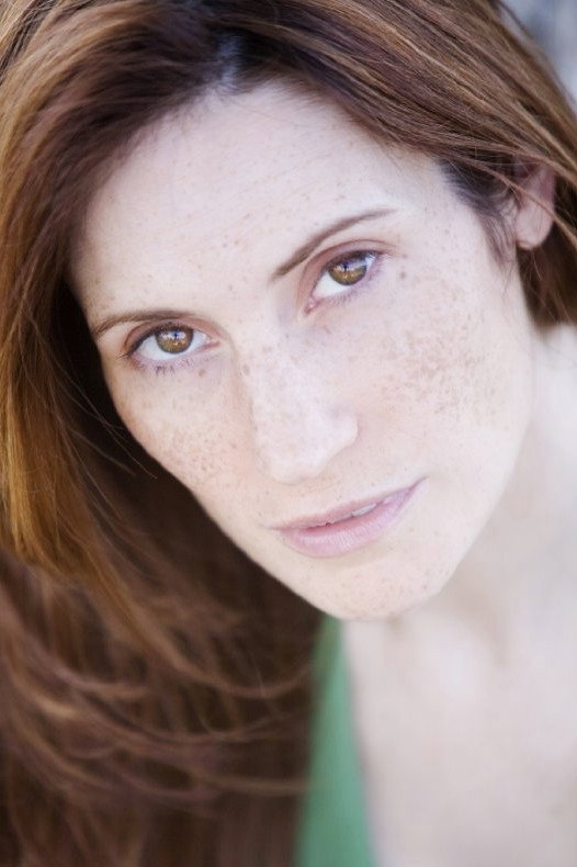 Jennifer Pfalzgraff as Susan in Glow