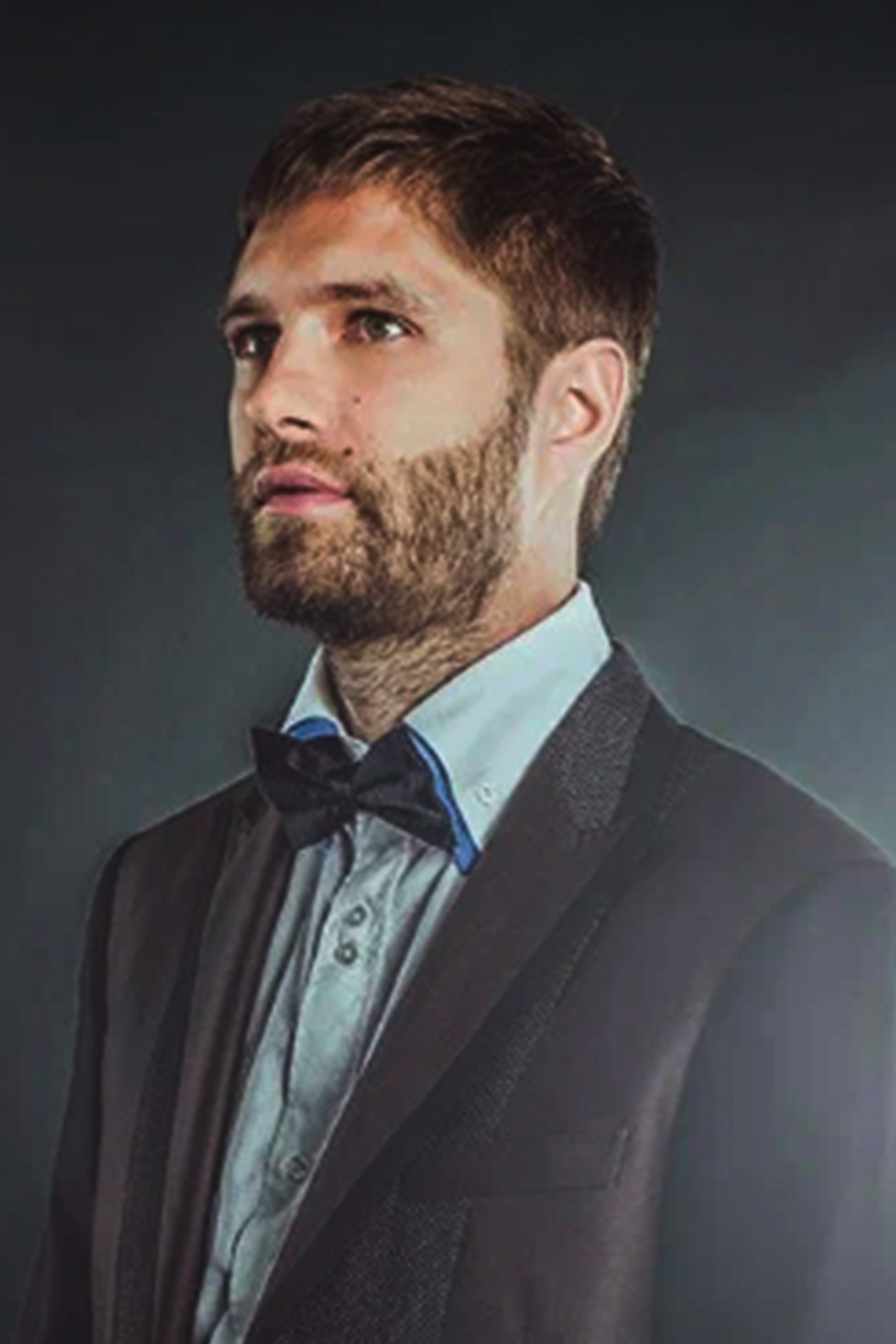 Fima Ivanov as a salesperson in a luxury boutique in Glamour Is For Fools