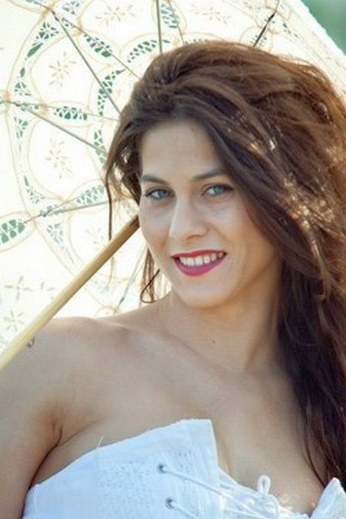 Tresy Taddei as Angela in L'erede