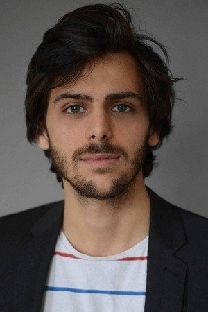 Alexis Gilot as Marcus in Dans l'arbre