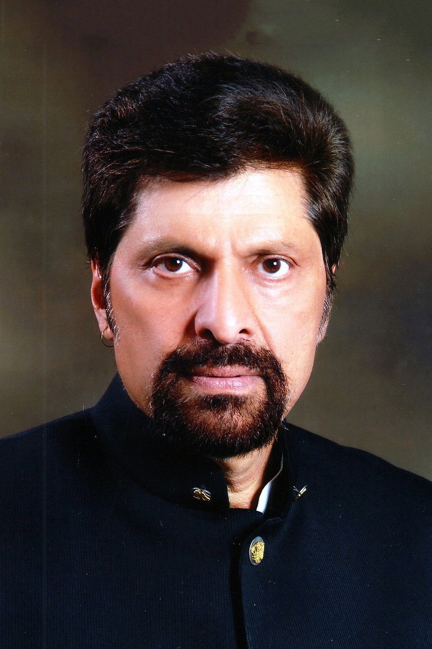 Vijayendra Ghatge as Mr. Kapoor in Jhankaar Beats
