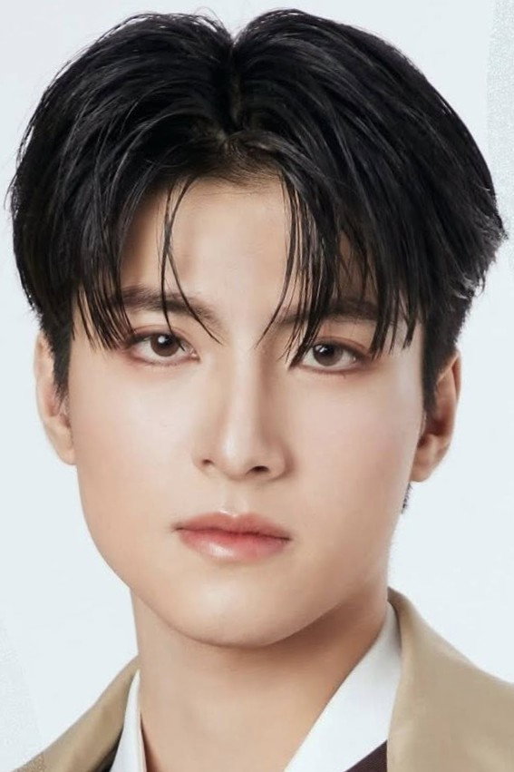 ณัฐพัชร์ นิมจิรวัฒน์ as August in Aruna 2019