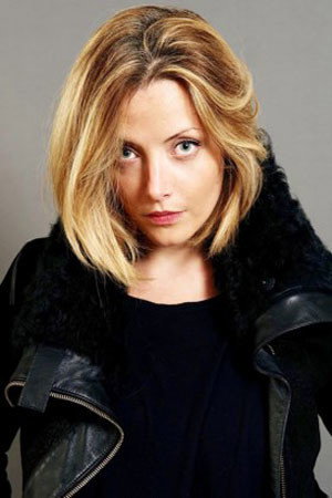 Laura Sépul as Prune Larcy in La Vallée fracturée