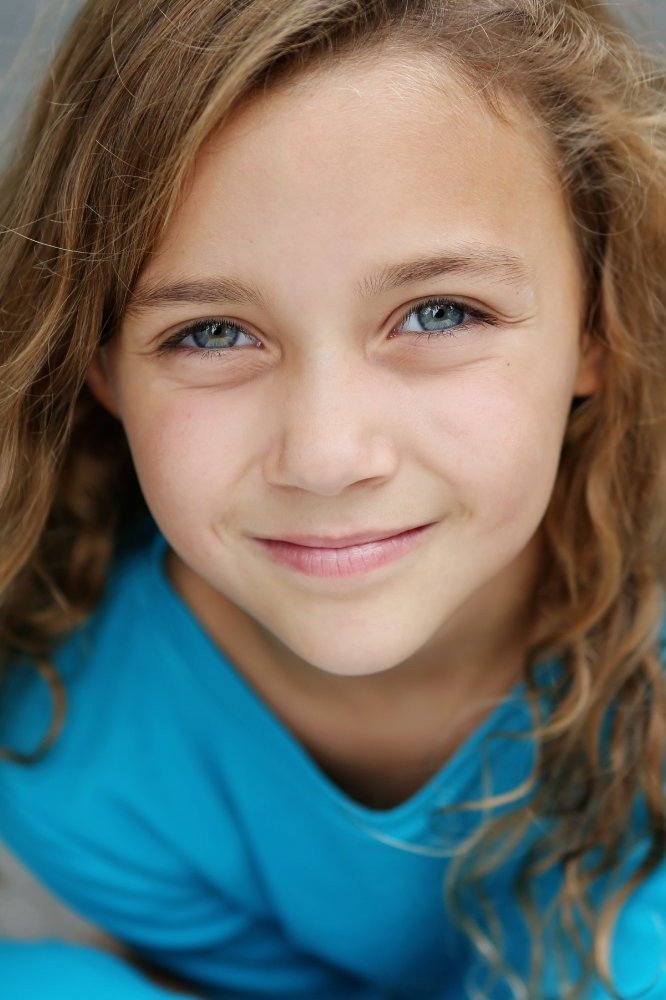 Mimi Kirkland as Lexie in Safe Haven
