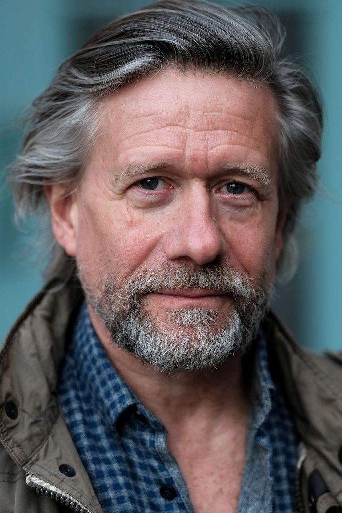 Stephan Baumecker as Dr. Hendrik Zellinger in Mila