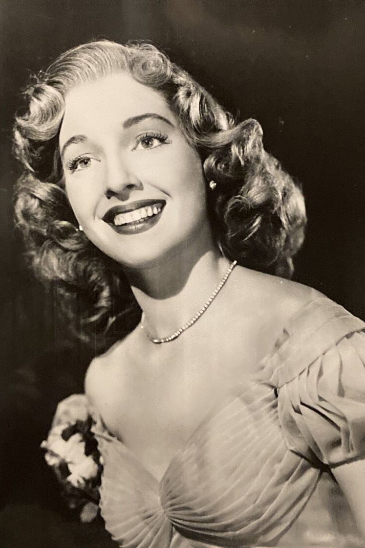 Muriel Lawrence as Judy Allen in Bal Tabarin