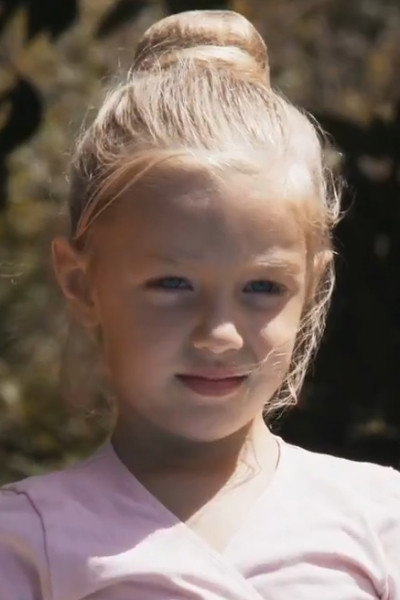 Giselle Eve Palacio-Banay as Natasha Bowman in Disclosure