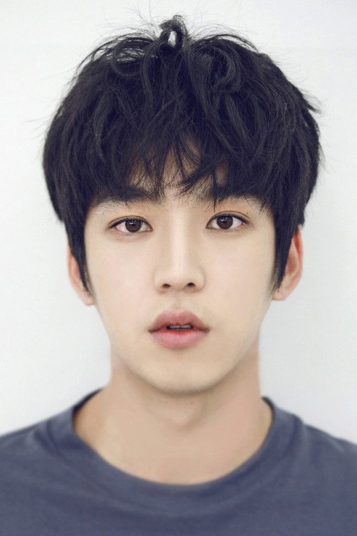 Kim Tae-hyung as Min Ji Seok in Enemies from the Past