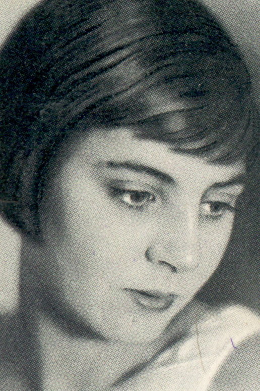 Ellen Schwanneke as Toni, ihre Tochter in Impossible Love