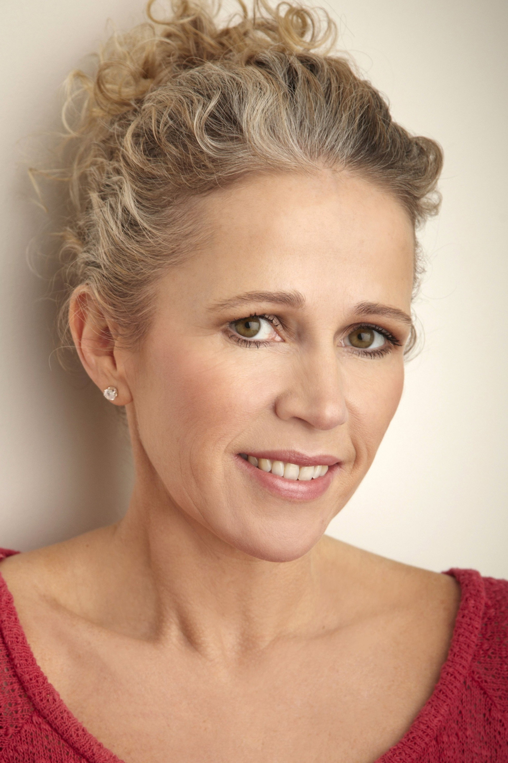 Lucy Benjamin as Kate Shepherd in Close to Home
