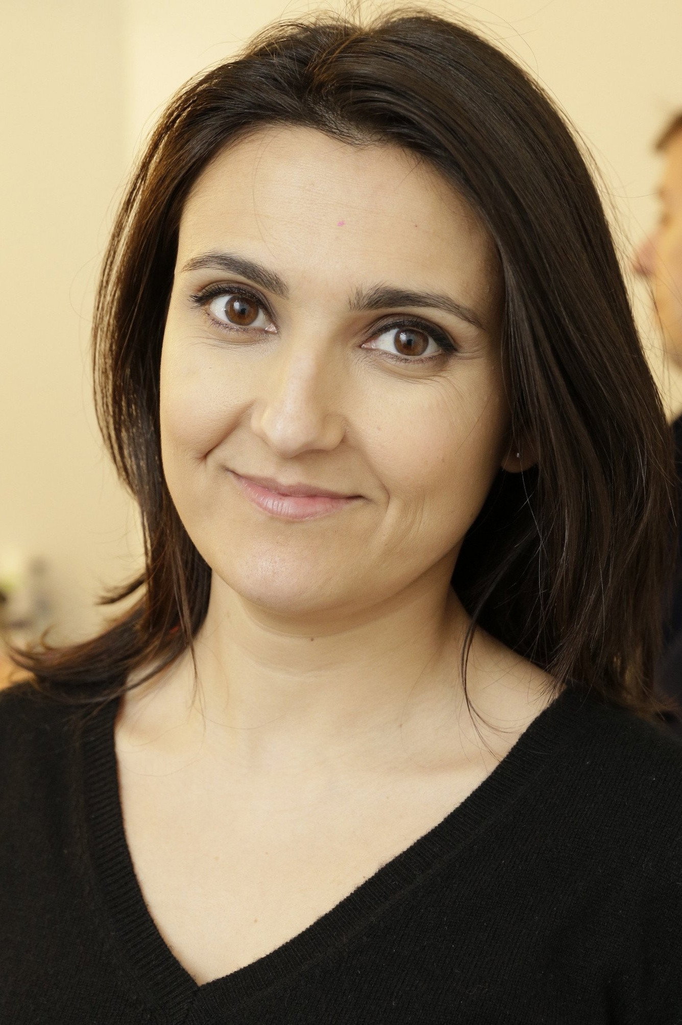 Joana Pais de Brito as Paula in Vai Direto