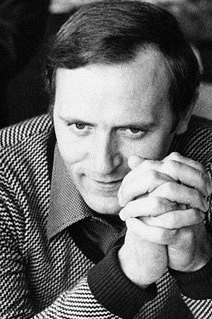 Mario Piave as Commissario Valenzi in Brothers Till We Die