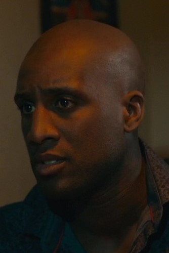 Seydou Doucouré as Bouteille in Comment c'est loin