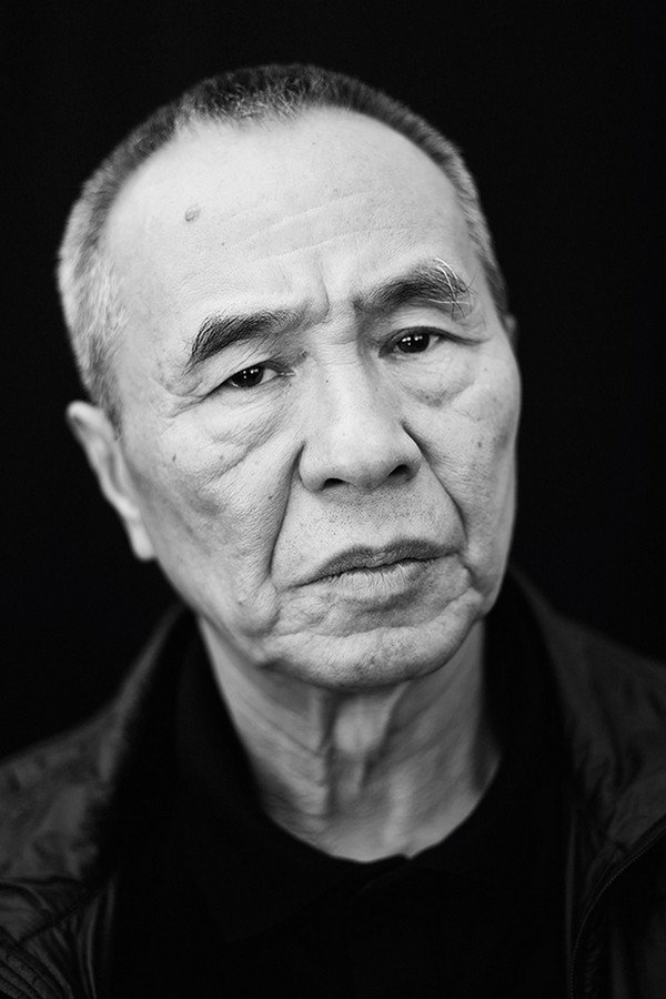 侯孝賢 as Self in Flowers of Taipei: Taiwan New Cinema