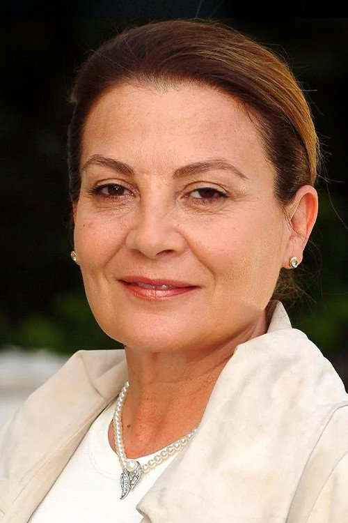 Aliye Uzunatağan as Sönmez Arslan in Cranberry Sorbet