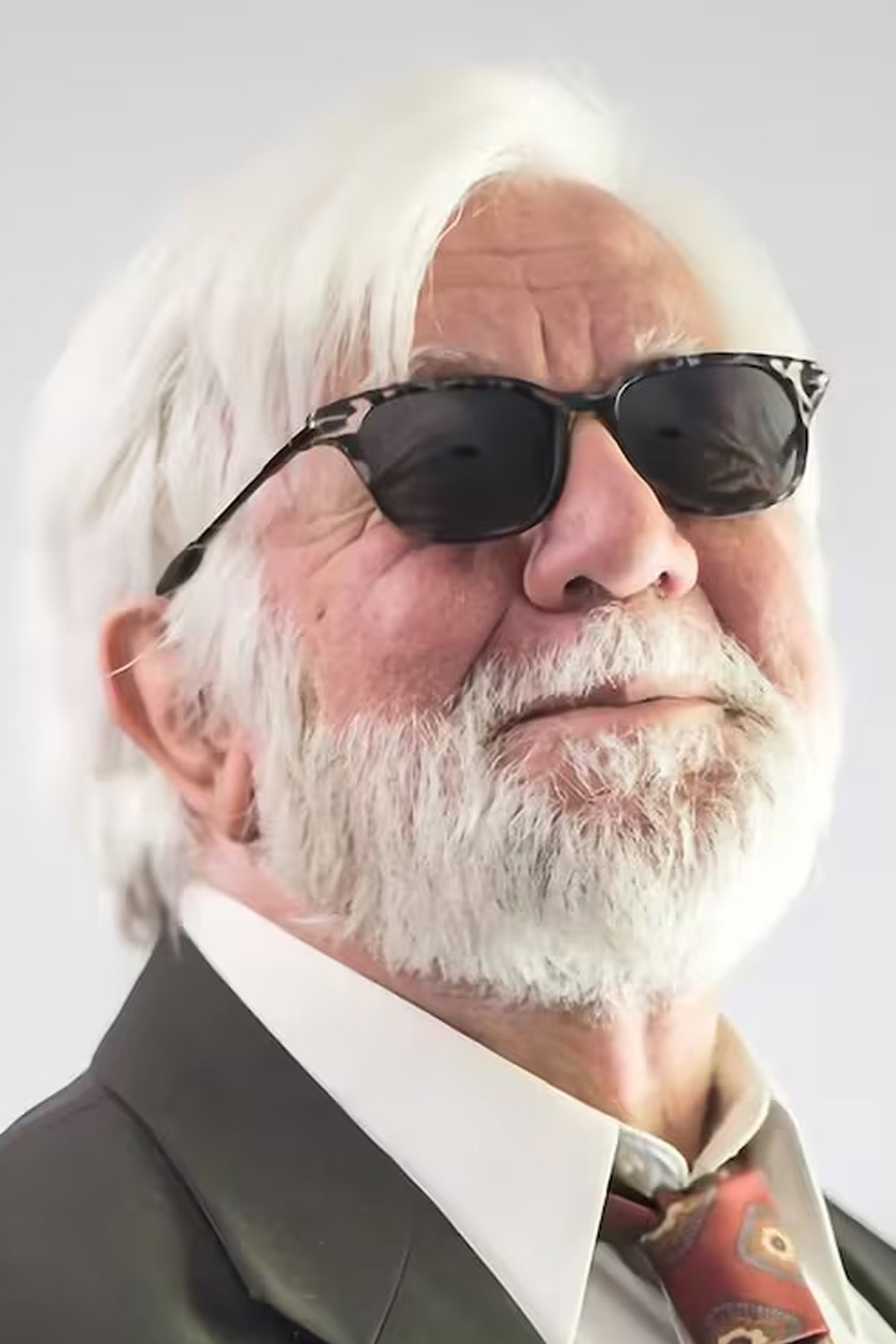 Alberto Fernández de Rosa as Paquito in Brief Heaven