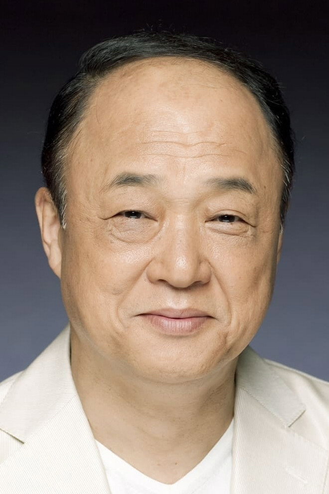 田山涼成 as Momoyama Tetsuji in The Black Swindler