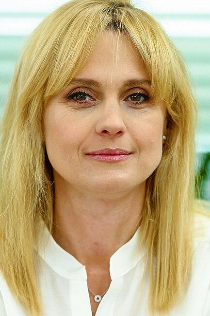 Aleksandra Woźniak as Kasia in Droga do raju
